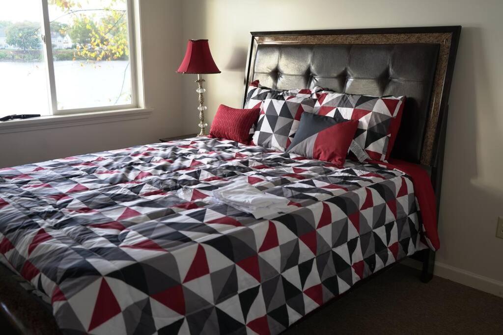 Queen Bed Beautiful Sunset W River View Fast Wifi Lejlighed Troy Eksteriør billede